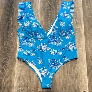NWT Floral Blue Women’s 2X Cupshe Swimsuit